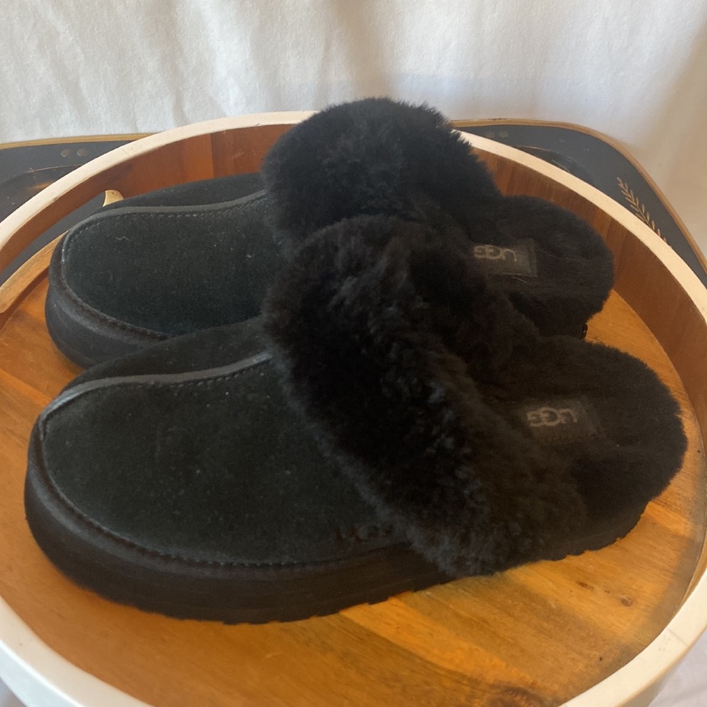 UGG Disquette Slippers Black Size 8
